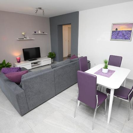 פודסטראנה Apartments Lidija - Sea View Apartment With Exclusive Right Of Using Hot Tub Or Split Level Apartment With Exclusive Right Of Using Pool מראה חיצוני תמונה