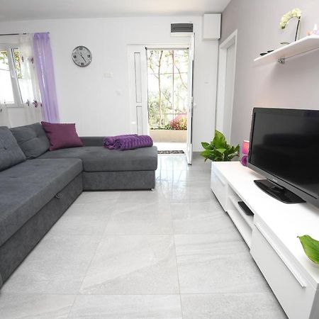 פודסטראנה Apartments Lidija - Sea View Apartment With Exclusive Right Of Using Hot Tub Or Split Level Apartment With Exclusive Right Of Using Pool מראה חיצוני תמונה