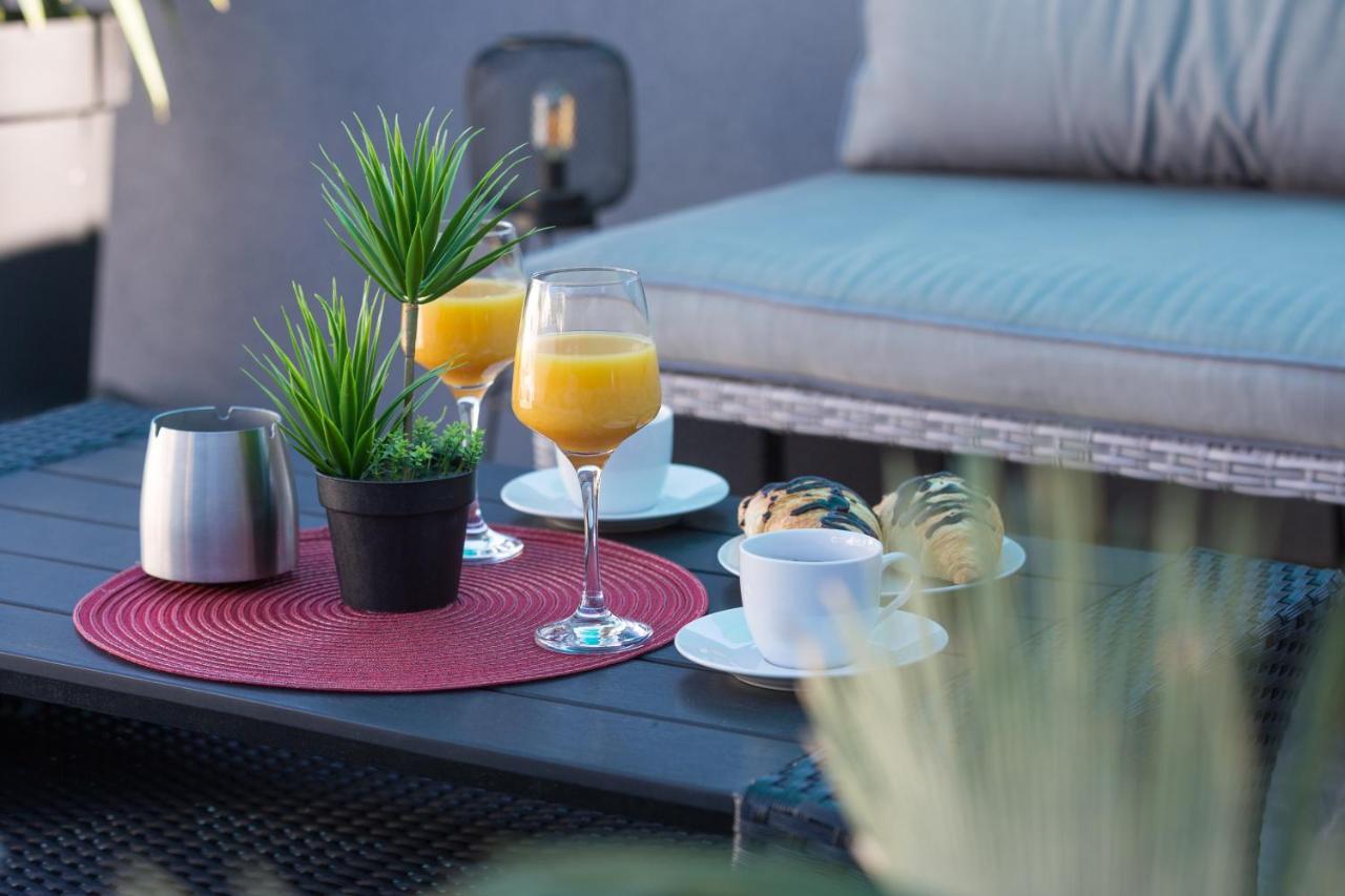 פודסטראנה Apartments Lidija - Sea View Apartment With Exclusive Right Of Using Hot Tub Or Split Level Apartment With Exclusive Right Of Using Pool מראה חיצוני תמונה