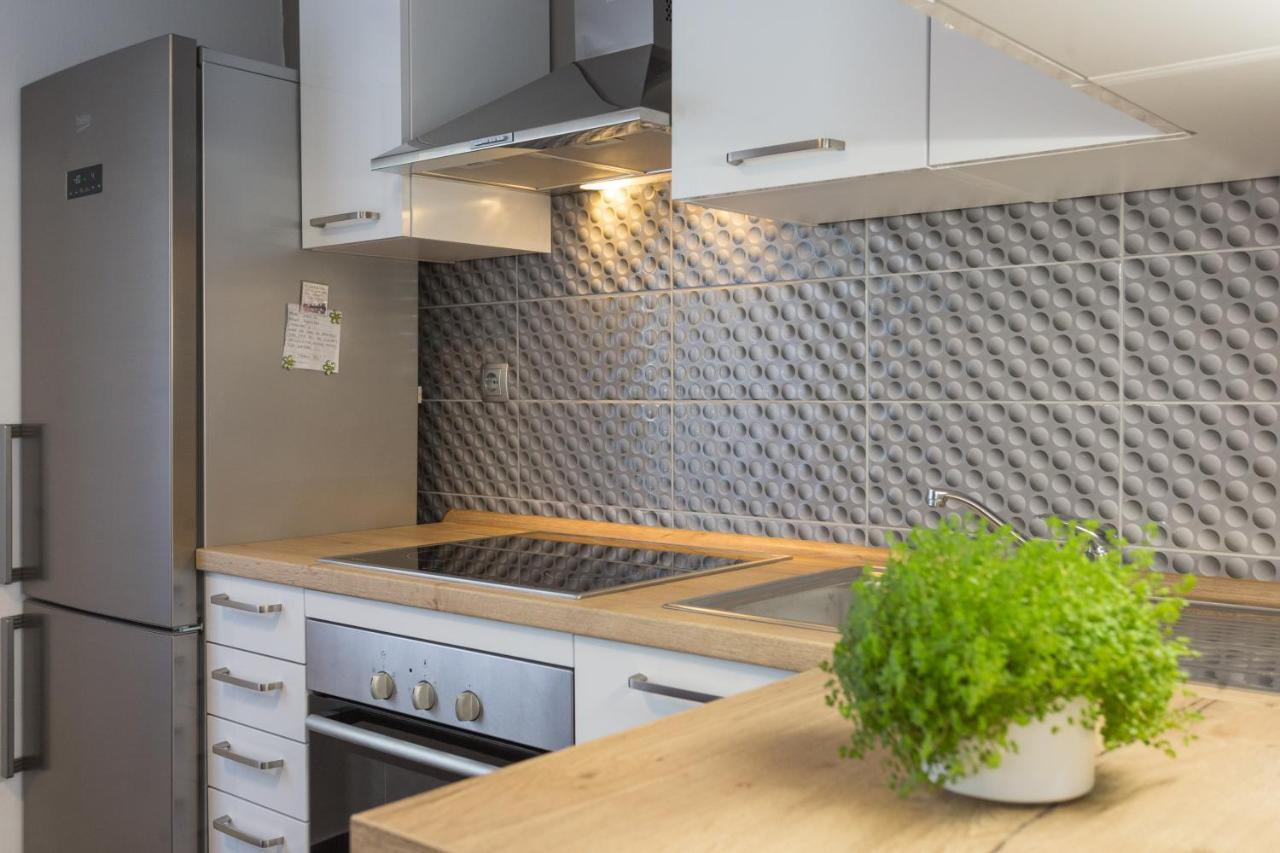 פודסטראנה Apartments Lidija - Sea View Apartment With Exclusive Right Of Using Hot Tub Or Split Level Apartment With Exclusive Right Of Using Pool מראה חיצוני תמונה