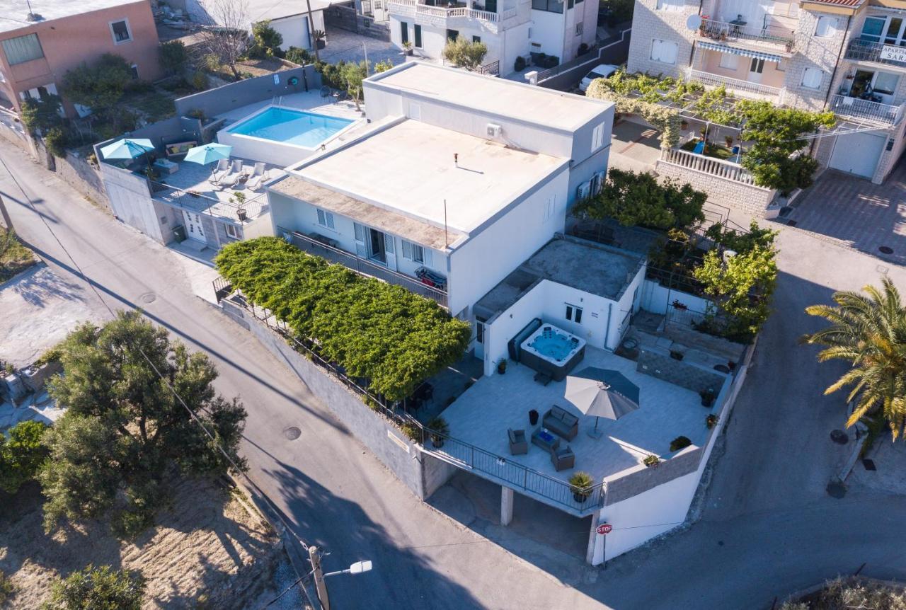 פודסטראנה Apartments Lidija - Sea View Apartment With Exclusive Right Of Using Hot Tub Or Split Level Apartment With Exclusive Right Of Using Pool מראה חיצוני תמונה