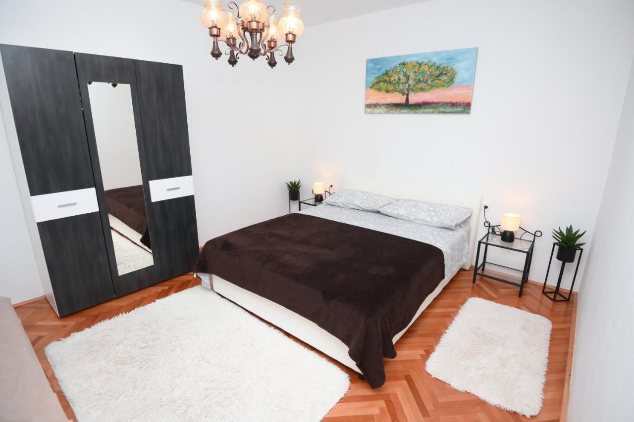 פודסטראנה Apartments Lidija - Sea View Apartment With Exclusive Right Of Using Hot Tub Or Split Level Apartment With Exclusive Right Of Using Pool מראה חיצוני תמונה