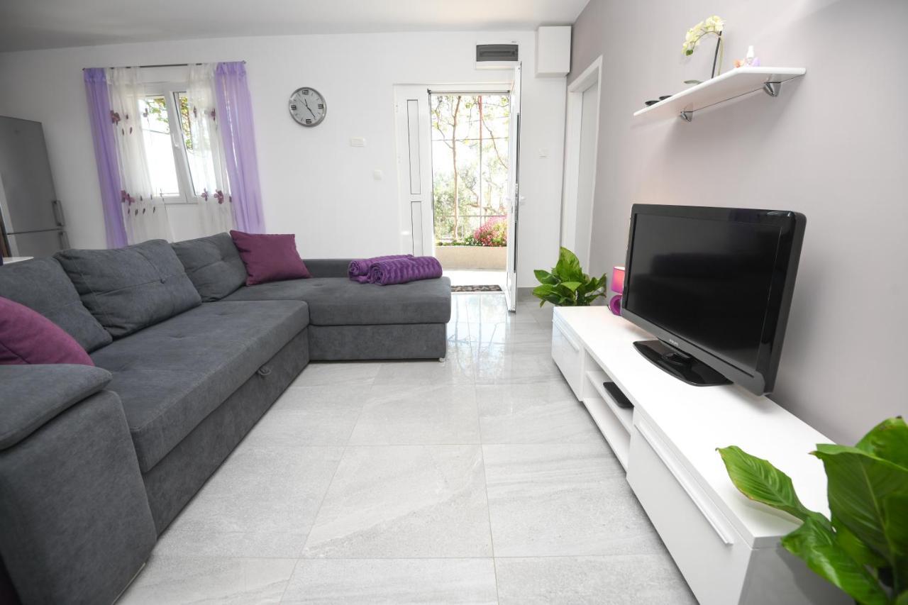 פודסטראנה Apartments Lidija - Sea View Apartment With Exclusive Right Of Using Hot Tub Or Split Level Apartment With Exclusive Right Of Using Pool מראה חיצוני תמונה