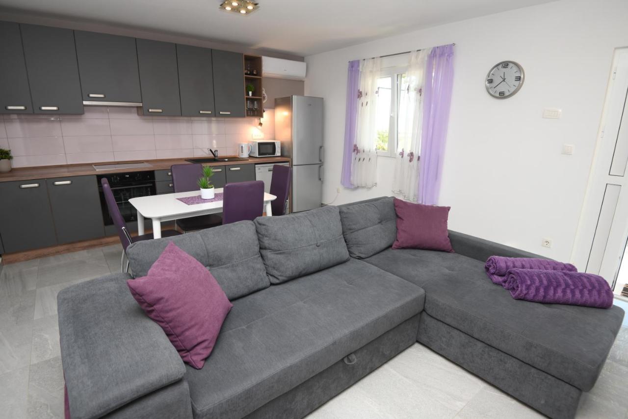 פודסטראנה Apartments Lidija - Sea View Apartment With Exclusive Right Of Using Hot Tub Or Split Level Apartment With Exclusive Right Of Using Pool מראה חיצוני תמונה