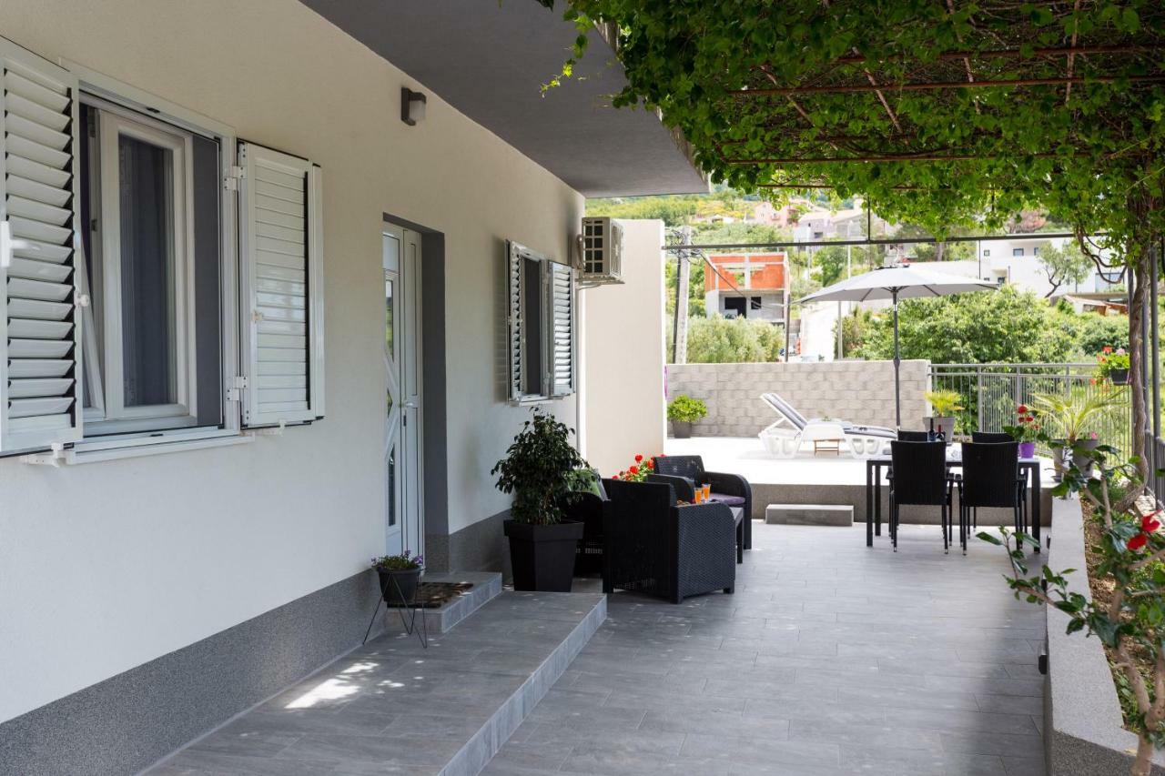 פודסטראנה Apartments Lidija - Sea View Apartment With Exclusive Right Of Using Hot Tub Or Split Level Apartment With Exclusive Right Of Using Pool מראה חיצוני תמונה