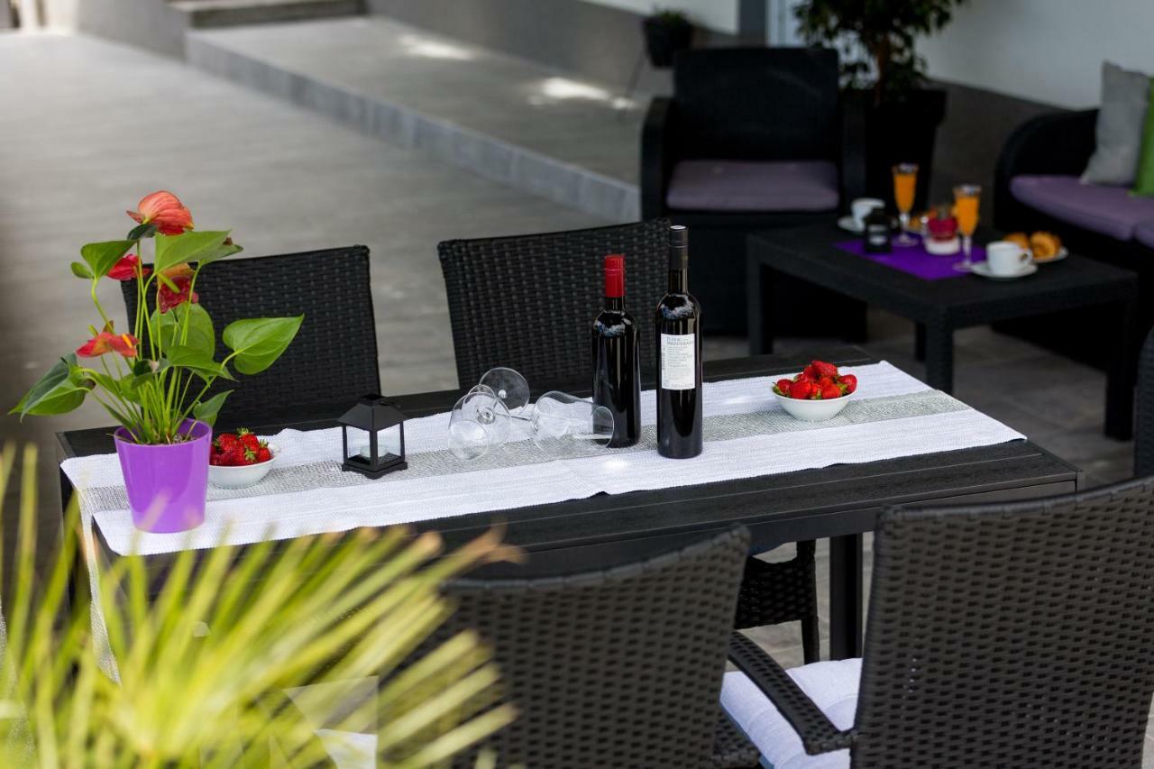 פודסטראנה Apartments Lidija - Sea View Apartment With Exclusive Right Of Using Hot Tub Or Split Level Apartment With Exclusive Right Of Using Pool מראה חיצוני תמונה