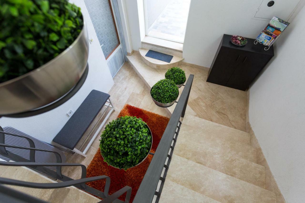 פודסטראנה Apartments Lidija - Sea View Apartment With Exclusive Right Of Using Hot Tub Or Split Level Apartment With Exclusive Right Of Using Pool מראה חיצוני תמונה