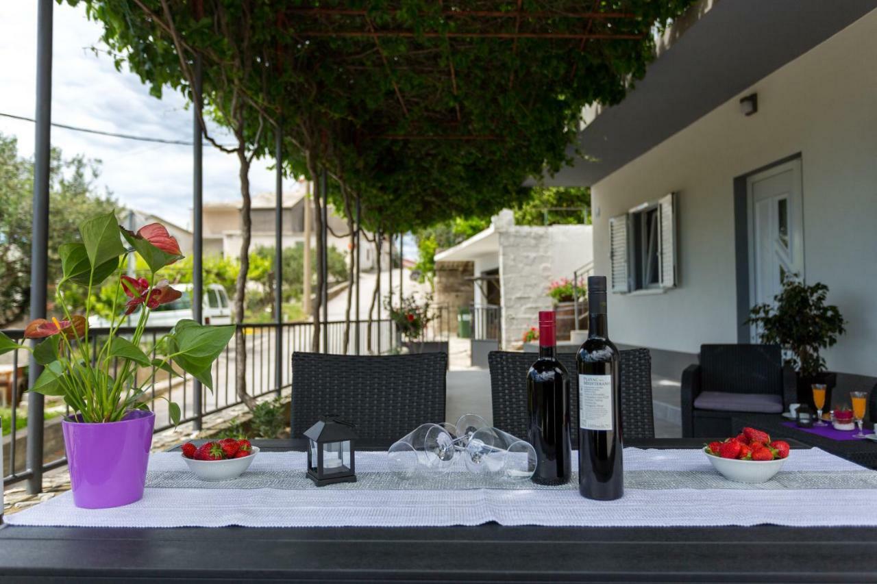פודסטראנה Apartments Lidija - Sea View Apartment With Exclusive Right Of Using Hot Tub Or Split Level Apartment With Exclusive Right Of Using Pool מראה חיצוני תמונה
