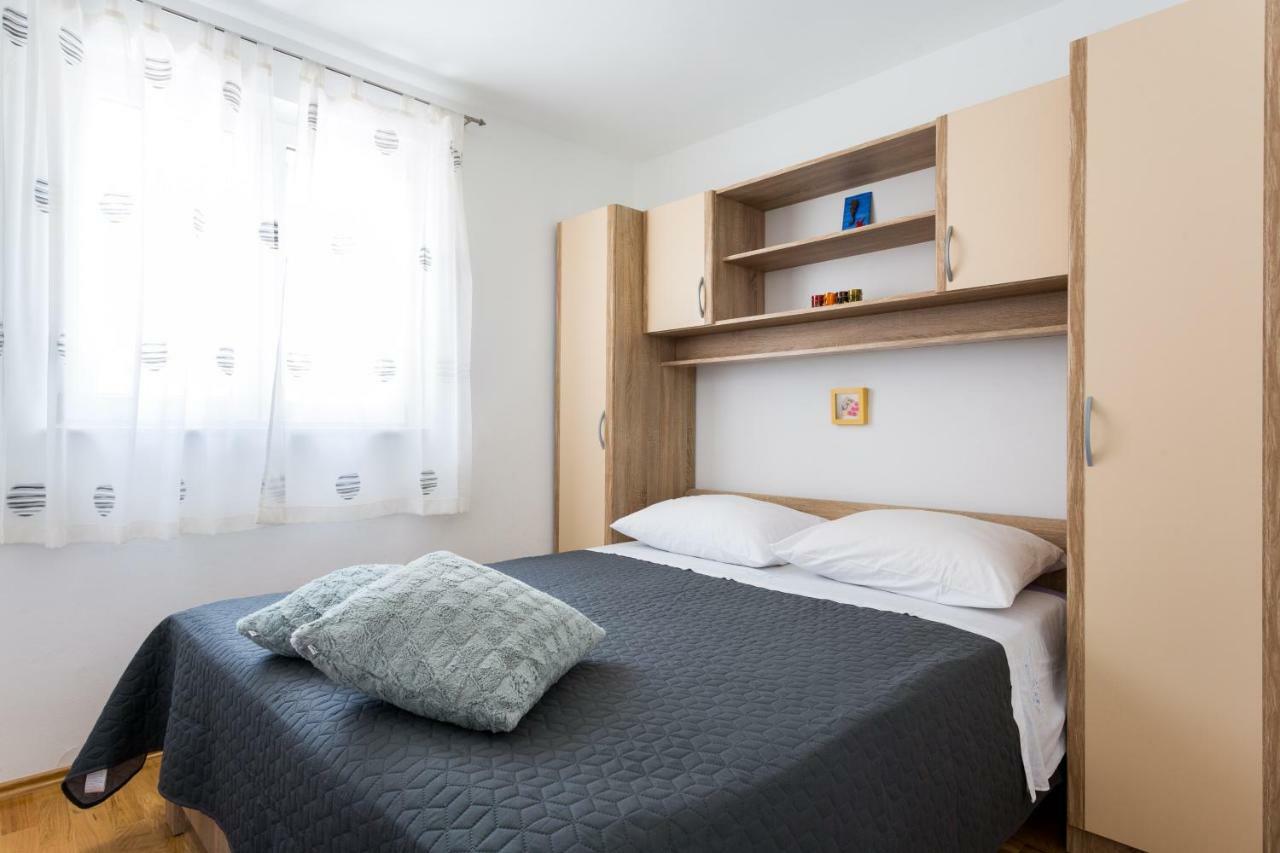 פודסטראנה Apartments Lidija - Sea View Apartment With Exclusive Right Of Using Hot Tub Or Split Level Apartment With Exclusive Right Of Using Pool מראה חיצוני תמונה