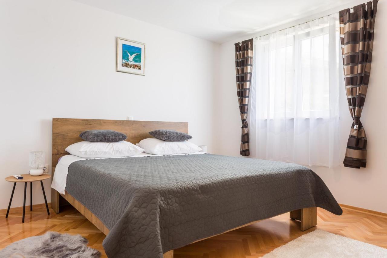 פודסטראנה Apartments Lidija - Sea View Apartment With Exclusive Right Of Using Hot Tub Or Split Level Apartment With Exclusive Right Of Using Pool מראה חיצוני תמונה