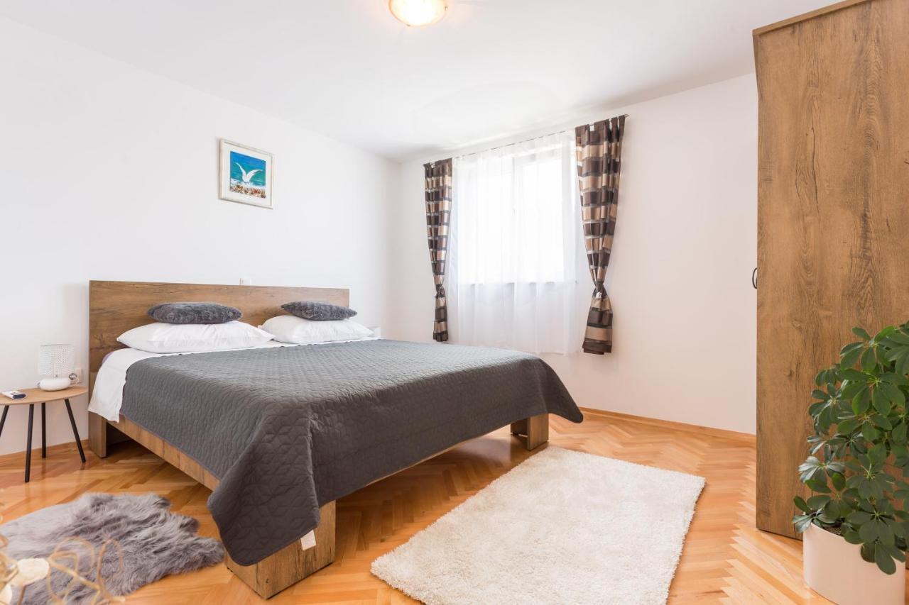 פודסטראנה Apartments Lidija - Sea View Apartment With Exclusive Right Of Using Hot Tub Or Split Level Apartment With Exclusive Right Of Using Pool מראה חיצוני תמונה