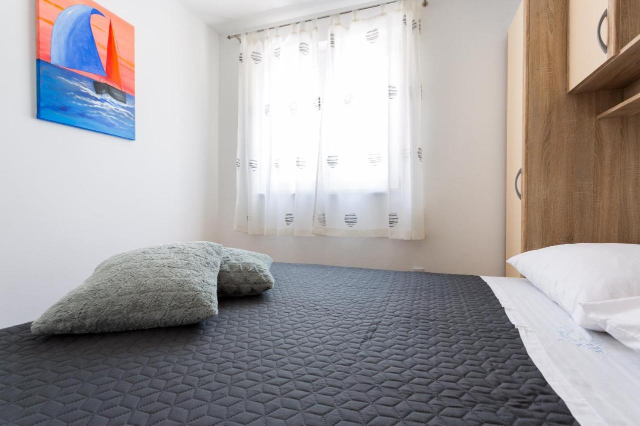 פודסטראנה Apartments Lidija - Sea View Apartment With Exclusive Right Of Using Hot Tub Or Split Level Apartment With Exclusive Right Of Using Pool מראה חיצוני תמונה